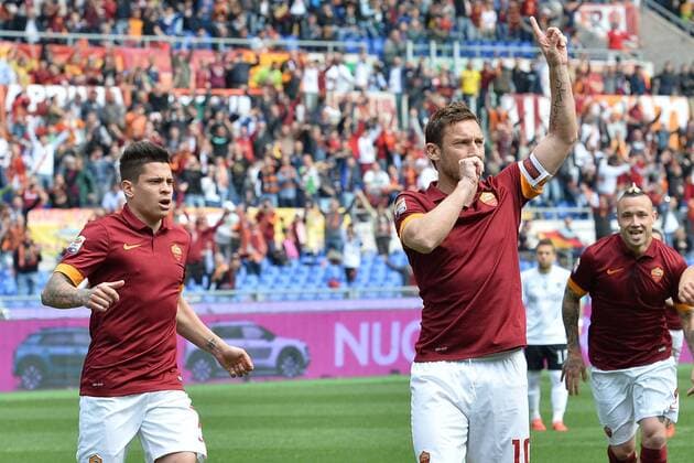 As Roma 19 04 2015 - campionato di calcio serie A AS Roma - FC Atalanta Bergamo foto AntonelloxSammarco Image nella foto: esultanza gol Francesco Totti 