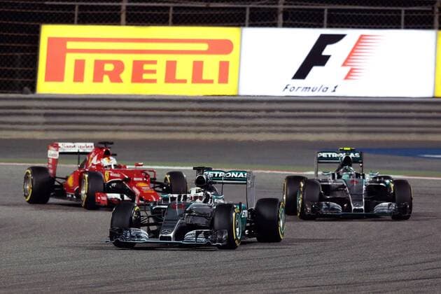 FORMULA 1 - Bahrain GP SAKHIR,BAHRAIN,19.APR.15 - MOTORSPORTS, FORMULA 1 - Grand Prix of Bahrain, Bahrain International Circuit. Image shows Lewis Hamilton (GBR Mercedes GP), Nico Rosberg (GER Mercedes GP) and Sebastian Vettel (GER Ferrari). GEPAxpictures xFritzxMueller 