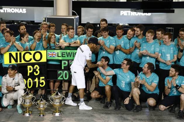 Motorsports: FIA Formula One World Championship WM Weltmeisterschaft 2015, Grand Prix of Bahrain, 44 Lewis Hamilton (GBR, Mercedes AMG Petronas Formula One Team), xHOCHxZWEIx