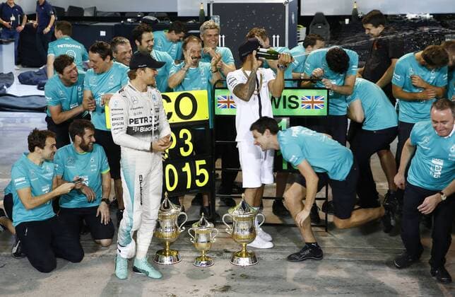 Motorsports: FIA Formula One World Championship WM Weltmeisterschaft 2015, Grand Prix of Bahrain, 6 Nico Rosberg (GER, Mercedes AMG Petronas Formula One Team), 44 Lewis Hamilton (GBR, Mercedes AMG Petronas Formula One Team), xHOCHxZWEIx