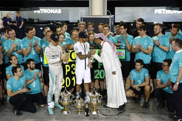 Motorsports: FIA Formula One World Championship WM Weltmeisterschaft 2015, Grand Prix of Bahrain, 6 Nico Rosberg (GER, Mercedes AMG Petronas Formula One Team), 44 Lewis Hamilton (GBR, Mercedes AMG Petronas Formula One Team), xHOCHxZWEIx