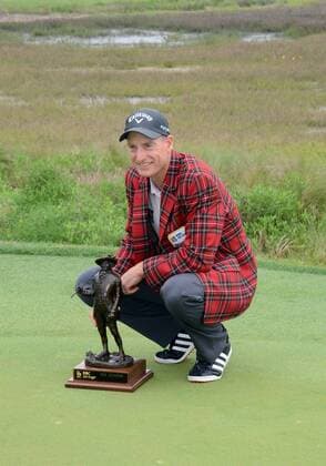 19 April 2015: Jim Furyk during the awards ceremony after winning the tournament during the final round of the RBC Heritage Presented by Boeing golf tournament at Harbour Town Golf Links in Hilton Head Island, SC. GOLF: APR 19 PGA Golf Herren - RBC Heritage - Final Round Icon2011504199699 EDITORIAL USE ONLY
