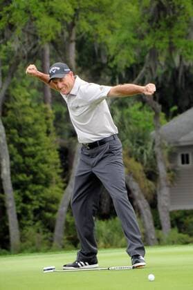 19 April 2015: Jim Furyk putts for a birdie on the 2nd playoff hole and celebrates winning the tournament during the final round of the RBC Heritage Presented by Boeing golf tournament at Harbour Town Golf Links in Hilton Head Island, SC. GOLF: APR 19 PGA Golf Herren - RBC Heritage - Final Round Icon2011504199710 EDITORIAL USE ONLY