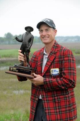 19 April 2015: Jim Furyk during the awards ceremony after winning the tournament during the final round of the RBC Heritage Presented by Boeing golf tournament at Harbour Town Golf Links in Hilton Head Island, SC. GOLF: APR 19 PGA Golf Herren - RBC Heritage - Final Round Icon2011504199723 EDITORIAL USE ONLY