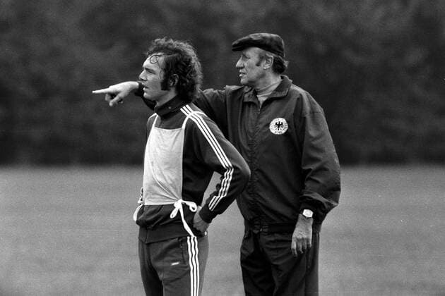Franz Beckenbauer und Bundestrainer Helmut Schön (BR Deutschland)