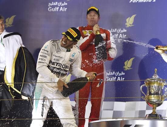 HAMILTON Lewis mit ROSBERG Nico Team Mercedes Petronas und RAIKKONEN Kimi Formel 1 GP von Bahrain 2015 am 19.April 2015 in Manama 