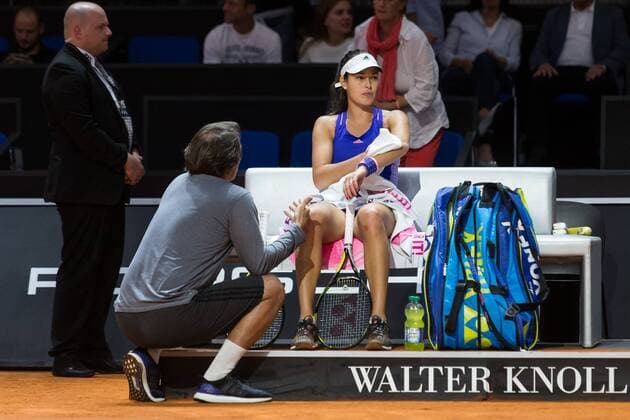 Ana Ivanovic (SRB) laesst sich von ihrem Trainer Tipps geben, Emotionen Tennis, WTA Tennis Damen Porsche Tennis Grand Prix, 21.04.2015 EP_ans