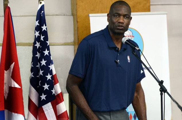 HAVANA, April 23, 2015 -- Former NBA Basketball Herren USA player Dikembe Mutombo adresses the audience during the opening ceremony of a basketball training camp in Havana, Cuba, on April 23, 2015. The National Basketball Association (NBA) of the U.S. and the International Basketball Federation (FIBA) started their first joint basketball development camp with Cuban sports ministry, INDER and the Cuban Basketball Federation (CBF) here Thursday. ) (SP)CUBA-HAVANA-US-BASKETBALL-NBA JoaquinxHernandez 