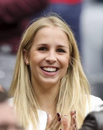 Nina Weiss Freundin von Manuel Neuer,Portrait, Porträt , lacht, lächelt, lachend, smile, froh, happy ,, auf der Ehrentribuene, Ehrengaeste, Prominenz, Promi, VIP, FC BAYERN MUENCHEN - HERTHA BSC BERLIN (1-0) Fussball 1. Bundesliga , Muenchen, am 25.04.2015 30.Spieltag, Saison 2014 2015, 1.Liga, 1.Bundesliga, FCB