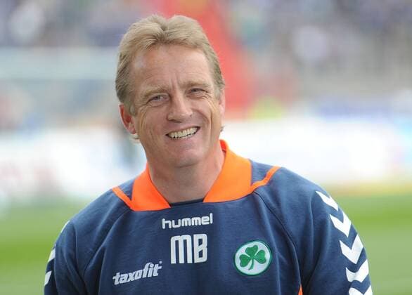 25.04.2015, xfux, Fussball 2.Bundesliga, Karlsruher SC - Spvgg Greuther Fuerth, v.l. Trainer Mike Bueskens (Spvgg. Greuther Fuerth)