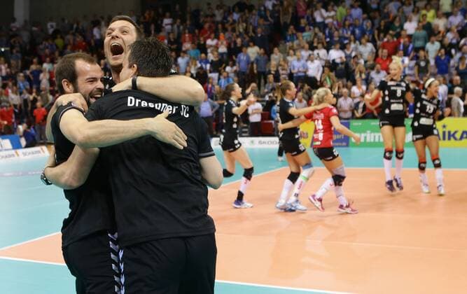 Stuttgart , Volleyball Bundesliga Finale Spiel 2 , Allianz MTV Stuttgart vs. Dresdner SC , Jubel Dresden