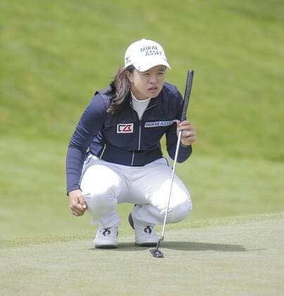 APR 25, 2015 San Francisco, CA : Sei Young Kim study her shot at 11th hole during LPGA Golf Damen Swinging Skirts Classic at Lake Merced Golf Club San Francisco, CA LPGA Golf 2015: Swinging Skirts Classic Third Round APR 25 - ZUMAc04_