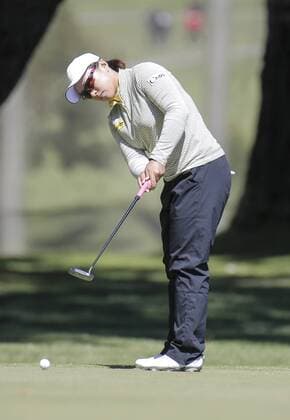 APR 25, 2015 San Francisco, CA : Amy Yang make a putt shot at 13th hole during LPGA Golf Damen Swinging Skirts Classic at Lake Merced Golf Club San Francisco, CA LPGA Golf 2015: Swinging Skirts Classic Third Round APR 25 - ZUMAc04_