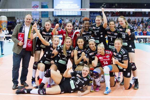 Das Dresdner Team feiert, Allianz MTV Stuttgart vs Dresdner SC, 1. Volleyball Bundesliga Play-Off Finale Spiel 2, Damen, SCHARRena, Stuttgart, 25.04.2015 EP_nwr