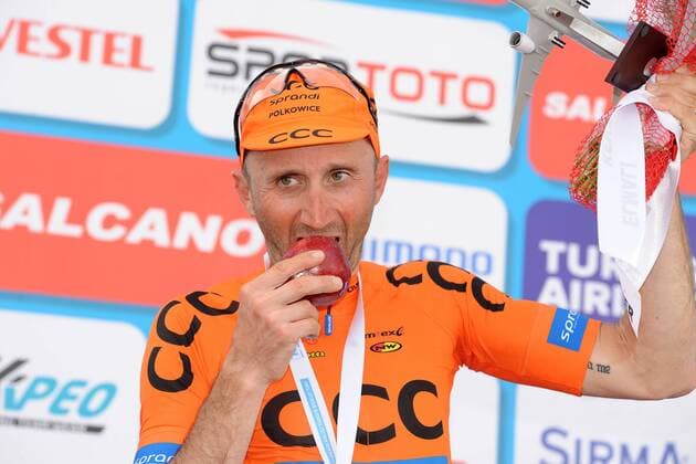Davide REBELLIN ( ITA CCC Sprandi Polkowice ) gewinnt die erste Bergankunft in Elmali Seki bei der Tuerkei Rundfahrt 2015 und kann sich auf dem Podium feiern lassen - Siegerehrung - Zeremonie - Ceremony - Jubel - Freude - Emotionen - Querformat - quer - horizontal - Event Veranstaltung: Tour of Turkey 2015 - Stage 3 3.Etappe: Kemer nach Elmali Seki 165.0 km - Location Ort: Elmali Seki - Turkey - Tuerkei - Asia - Asien - Date Datum: 28.04.2015