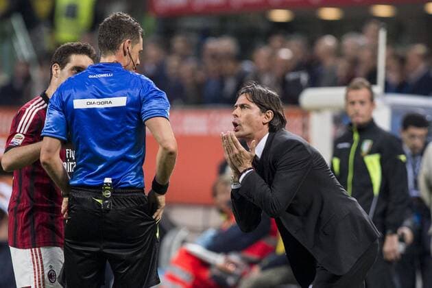 (L-R) Piero Giacomelli (Referee), Filippo Inzaghi (Milan), APRIL 29, 2015 - Football Soccer : Italian Serie A match between AC Milan 1-3 Genoa CFC at Stadio Giuseppe Meazza in Milan, Italy. Noxthirdxpartyxsales  (bxlb056291)