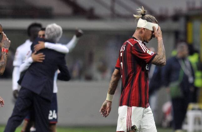 IPP20150429 Football - soccer: Serie A, AC Mailand - CFC Genua 1893, la delusione di philippe mexes a fine partita dopo la sconfitta copyright italyphotopress worldwide (Hinweis: Verwendung nur in Deutschland - only Germany) xHOCHxZWEIx xItalyxPhotoxPressx 