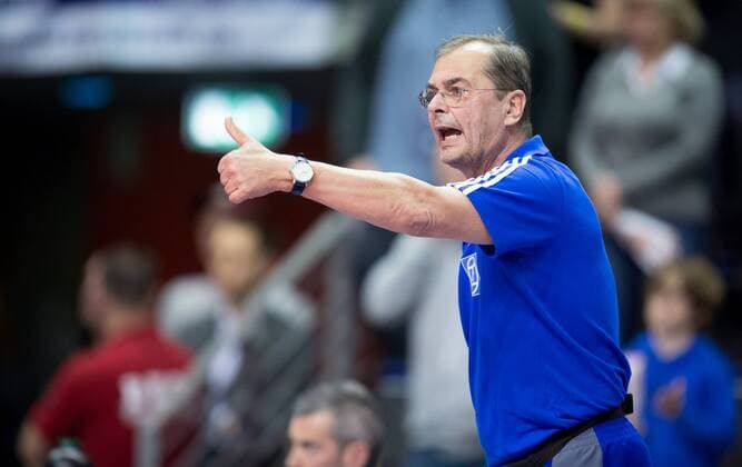 Berlin, Deutschland, 30.04.2015: Volleyball Bundesliga Playoffs Finale Spiel 4 (Best of Five) Saison 2014 2015 - Berlin Recycling Volleys - VfB Friedrichshafen. Trainer Stelian Moculescu (Friedrichshafen)