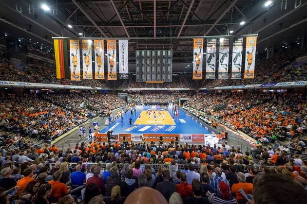 Berlin, Deutschland, 30.04.2015: Volleyball Bundesliga Playoffs Finale Spiel 4 (Best of Five) Saison 2014 2015 - Berlin Recycling Volleys - VfB Friedrichshafen. Übersicht, Uebersicht, Totale Max-Schmeling-Halle