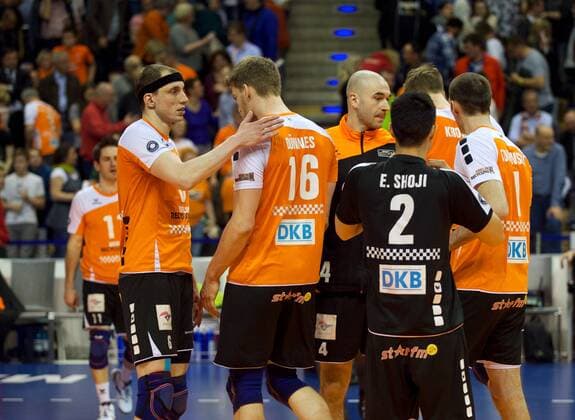 Volleyball Herren Berlin 30.04.2015 Max Schmeling Halle Bundesliga Finale 4. Spiel Berlin Recycling Volleys geg VfB Friedrichshafen 2 : 3 vlnr Felix FISCHER 6 scc Christian DUENNES (DÜNNES) 16 scc Aleksandar SPIROVSKI 4 scc Kawika SHOJI 2 scc Robert KROMM 3 scc Scott TOUZINSKY 1 scc