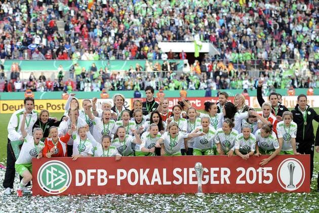 Koeln, Deutschland 01. Mai 2015: DFB Pokalfinale der Frauen 14 15 - Turbine Potsdam vs. VfL Wolfsburg. Wolfsburg ist neuer Pokalsieger 2015. ot
