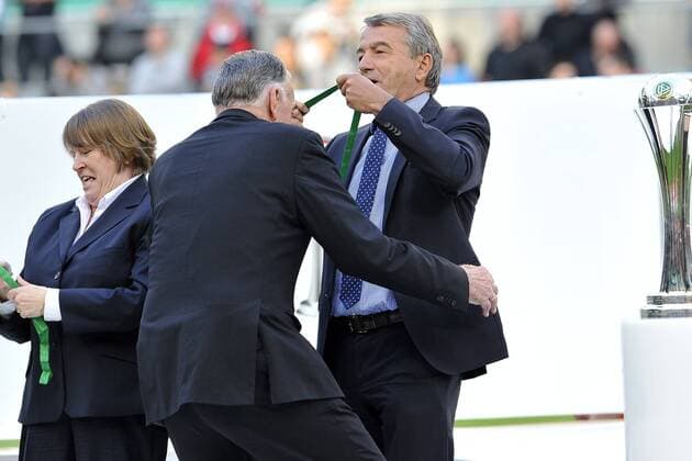 Koeln, Deutschland 01. Mai 2015: DFB Pokalfinale der Frauen 14 15 - Turbine Potsdam vs. VfL Wolfsburg. DFB-Präsident Wolfgang Niersbach und Trainer Bernd Schröder (Potsdam). ot