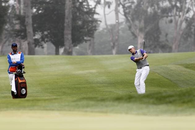 May 01, 2015: Jordan Spieth hits his fairway shot on 4 during the third round of the World Golf Championships at Harding Park in San Francisco, CA. GOLF: MAY 01 PGA Golf Herren - World Golf Championships-Cadillac Match Play - Third Round Icon788150501010 EDITORIAL USE ONLY