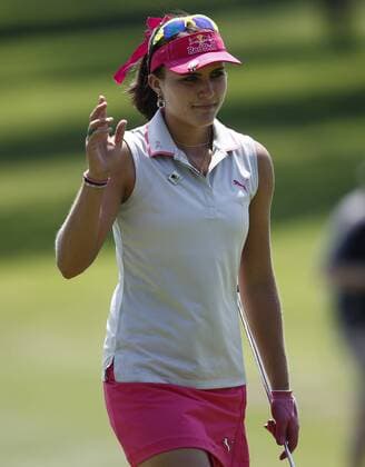 May 2, 2015 - Arlington, TX, USA - Lexi Thompson waves to the gallery on the 9th green in the third round during the Volunteers of America North Texas Shootout, Saturday, May 2, 2015, at the Las Colinas Country Club in Irving, Texas. LPGA Golf Damen North Texas Shootout, third round - ZUMAm67_