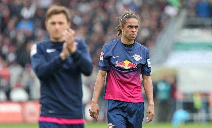 03.05.2015, Fussball 2.Bundesliga 2014 2015, 31.Spieltag, FC St. Pauli Hamburg - RB Leipzig, am Millerntor-Stadion Hamburg, enttäuscht Yussuf Poulsen (re., RB Leipzig) 