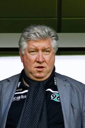 Dieter Schatzschneider (Hannover 96) - 1. Fussball Bundesliga Punktspiel Saison 2014-2015 VfL Wolfsburg vs. Hannover 96 in der Volkswagen Arena in Wolfsburg - Portrait,Deutschland, Fußball, Mann, Maenner,02.05.2015