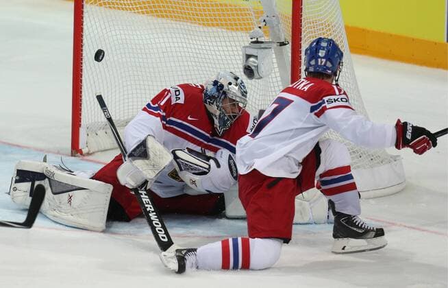 PRAGUE, CZECH REPUBLIC. MAY 4, 2015. Czech Republic s goalie Ondrej Pavelec (L) and forward Vladimir Sobotka seen during the 2015 IIHF World Championshiop Preliminary Round Group A Ice hockey Eishockey match against Canada at O2 Arena. The Canadian team won the game 6:3. Yelena Rusko TASS  TS001B20