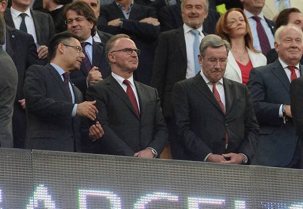 06.05.2015, xjhx, Fussball Champions League, FC Barcelona Barca - FC Bayern Muenchen, v.l. Karl-Heinz âÄžKalleâÄœ Rummenigge (Vorstandsvorsitzender FC Bayern Muenchen), Karl Hopfner (FC Bayern Muenchen)