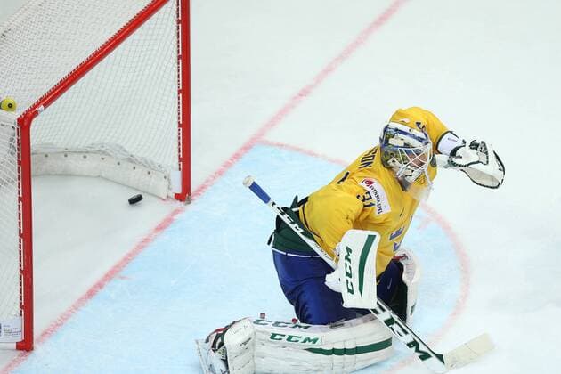 Ice hockey Eishockey - IIHF Ice Hockey WC 2015 PRAGUE,CZECH REPUBLIC,06.MAY.15 - ICE HOCKEY - IIHF World Ice Hockey Championships, international match Länderspiel Sweden vs Canada. Image shows Anders Nilsson (SWE). GEPAxpictures xAndreasxPranter 