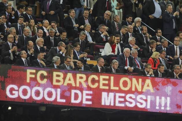 Karl-Heinz RUMMENIGGE (Vorstandsvorsitzender FCB AG) Karl HOPFNER (neuer FCB Praesident) Jan-Christian Dreesen , Finanzvorstand FCB Andreas JUNG, Marketing Chef und Mitglied im Vorstand des FCB bei Lionel MESSI, Barca 10 Torjubel, Jubel nach dem Tor zum 2-0 FC Barcelona Barca - FC BAYERN MUENCHEN 3-0 , Fussball UEFA Champions League, Halbfinale Hinspiel, Muenchen, 06.05.2015 CL Saison 2014 2015, FCB, Muenchen