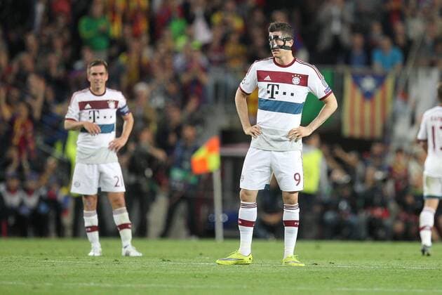 l-r: enttaeuschung bei Philipp Lahm 21 (FC Bayern Muenchen), Robert Lewandowski 9 (FC Bayern Muenchen) , FC Barcelona Barca vs. FC Bayern Muenchen, Fussball, Champions League, 06.05.2015 , EP_CKT