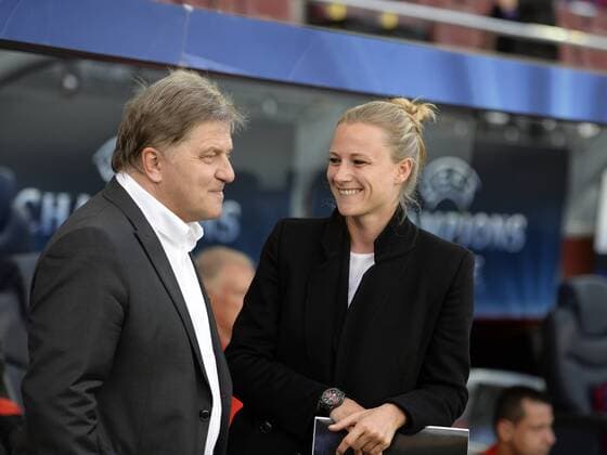 06.05.2015, Fussball Champions League 2014 2015, Halbfinale Hinspiel, FC Barcelona Barca - FC Bayern München, im Stadion Camp Nou in Barcelona (Spanien). v.l. Pressesprecher Markus Hörwick (München) und Teammanagerin Kathleen Krüger (Bayern München). 