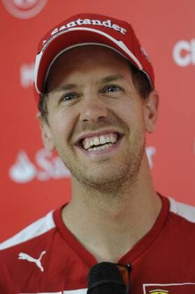 Aktuell Motorsport, Formel 1, GP Barcelona, Pressetermin Ferrari mit Sebastian Vettel und Kimi Räikkönen Sebastian VETTEL,GER (Scuderia Ferrari),Aktion,Einzelbild,angeschnittenes Einzelmotiv,Portraet,Portrait,Porträt,lacht,lachen,lachend,optimistisch,gutgelaunt. Pressekonferenz. Formel 1:GP von Spanien,Circuit de Catalunya,Saison2015,am 07.05.2015.