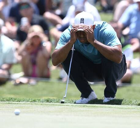 Aktuell Golf - The Players Championship in Ponte Vedra Beac May 8, 2015 - Ponte Vedra Beach, Florida, United States - Tiger Woods lines up a putt on the 9th green during the second round of THE PLAYERS Championship. THE PLAYERS Championship - Round 2 - ZUMAw109