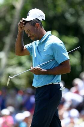Aktuell Golf - The Players Championship in Ponte Vedra Beac May 8, 2015 - Ponte Vedra Beach, Florida, United States - Tiger Woods walks off the 9th green after the second round of THE PLAYERS Championship. THE PLAYERS Championship - Round 2 - ZUMAw109