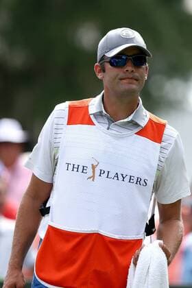 Aktuell Golf - The Players Championship in Ponte Vedra Beac May 8, 2015 - Ponte Vedra Beach, Florida, United States - Michael Greller, caddie for Jordan Spieth, waits on 10th tee during the second round of THE PLAYERS Championship. THE PLAYERS Championship - Round 2 - ZUMAw109