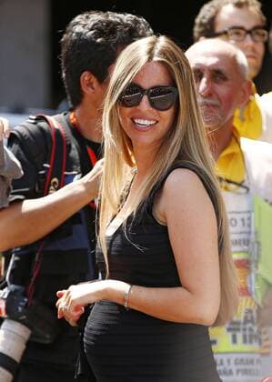 Motorsports: FIA Formula One World Championship WM Weltmeisterschaft 2015, Grand Prix of Spain, Vivian, wife of 6 Nico Rosberg (GER, Mercedes AMG Petronas F1 Team) xHOCHxZWEIx
