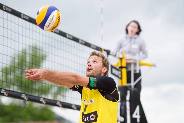 09.05.2015, Muenster, Schlossplatz smart beach tour, Supercup Münster Muenster, Hauptfeld Zuspiel Armin Dollinge