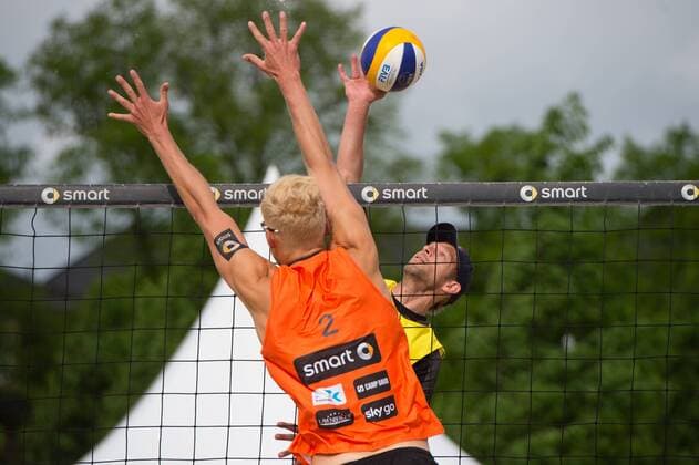 09.05.2015, Muenster, Schlossplatz smart beach tour, Supercup Münster Muenster, Hauptfeld Block Tim Holler - Angriff Thomas Kröger Kroeger
