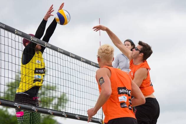 09.05.2015, Muenster, Schlossplatz smart beach tour, Supercup Münster Muenster, Hauptfeld Block Sebastian Dollinger - Angriff Malte Stiel
