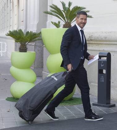 Atletico Madrid team arrives his hotel in Valencia. In this picture, Diego Simeone. xMIGUELxÁNGELxPOLOx 