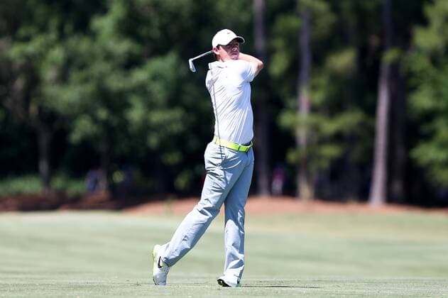 Aktuell Golf - The Players Championship in Ponte Vedra Beach May 9, 2015 - Ponte Vedra Beach, Florida, United States - Rory McIlroy hits a fairway shot on the 12th hole during the third round of THE PLAYERS Championship. THE PLAYERS Championship - Round 3 - ZUMAw109