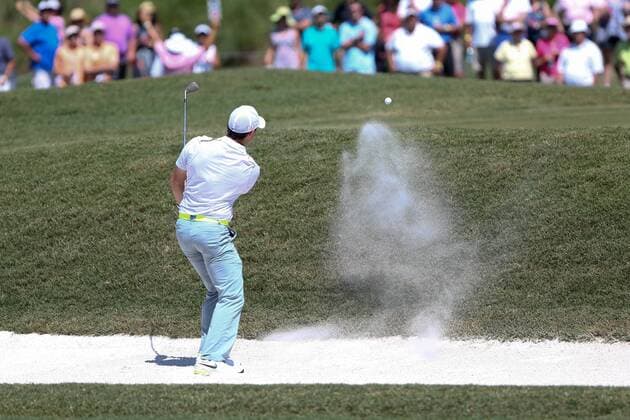 Aktuell Golf - The Players Championship in Ponte Vedra Beach May 9, 2015 - Ponte Vedra Beach, Florida, United States - Rory McIlroy hits out of a bunker on the 12th hole during the third round of THE PLAYERS Championship. THE PLAYERS Championship - Round 3 - ZUMAw109