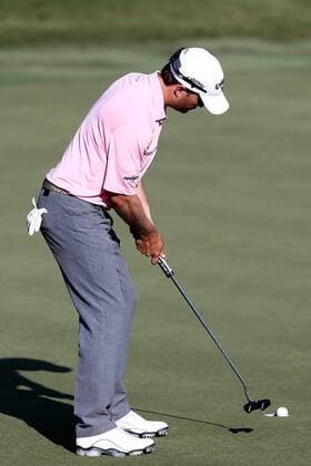 Aktuell Golf - The Players Championship in Ponte Vedra Beach May 9, 2015 - Ponte Vedra Beach, Florida, United States - Kevin Kisner putts the 18th green during the third round of THE PLAYERS Championship. THE PLAYERS Championship - Round 3 - ZUMAw109