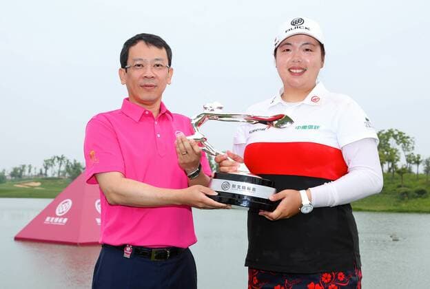 SHANGHAI, CHINA - MAY 10: (CHINA OUT) Feng Shanshan competes in a cotest and wins the championship during day four of 2015 Buick Golf Championship at Shanghai Qizhong Garden Golf Club on May 10, 2015 in Shanghai, China.  CFP467298709 