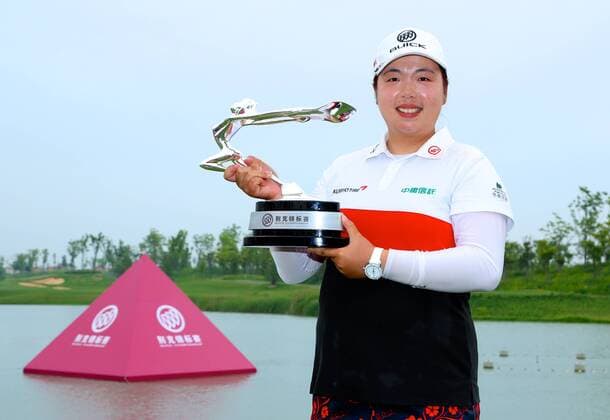 SHANGHAI, CHINA - MAY 10: (CHINA OUT) Feng Shanshan competes in a cotest and wins the championship during day four of 2015 Buick Golf Championship at Shanghai Qizhong Garden Golf Club on May 10, 2015 in Shanghai, China.  CFP467298712 